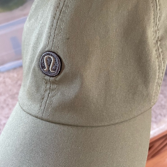 SOLD Lululemon Hat - Picture 6 of 6